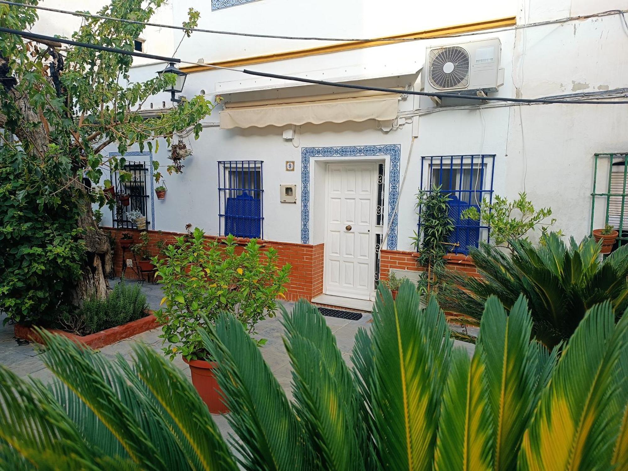 Tipico Y Pintoresco Patio De Vecinos, Con Encanto Seville Exterior photo